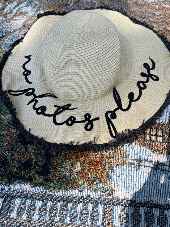 Accessories - David and Young sun hat. “No photos please”